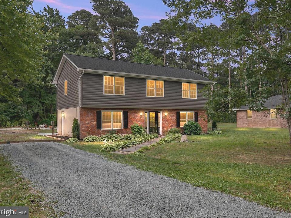 1st image of 121 Margaret Dr