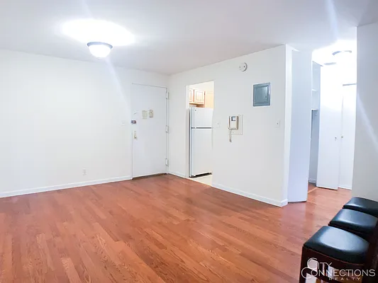 Rented by City Connections Realty | media 23