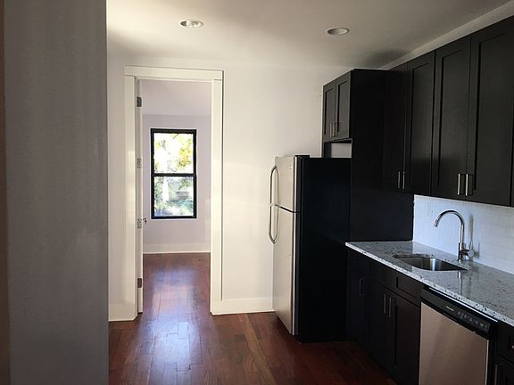 4th image of 192 Essex St #3