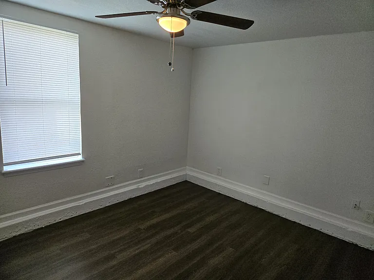 108 W Ash Ave #1/2 — Photo 10