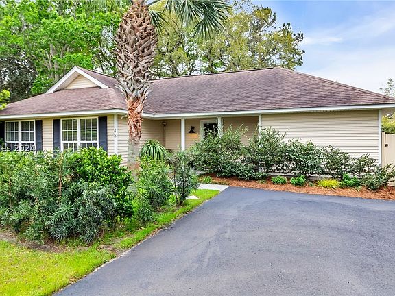 2nd image of 48 Shamrock Cir