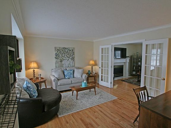 4th image of 365 Red Spruce Ln