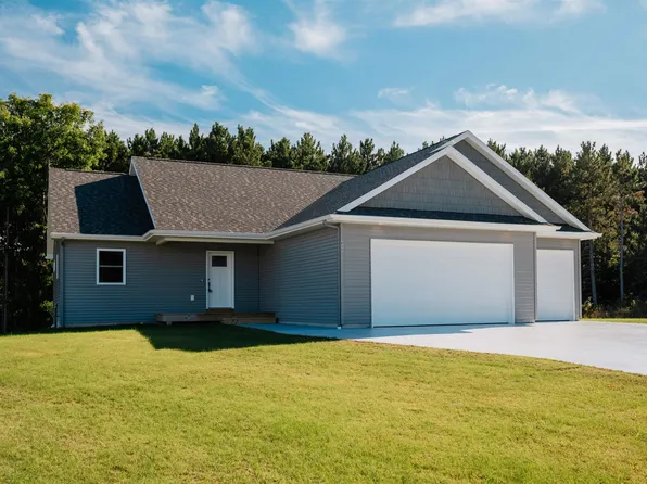 850 Coyote Ln, Traverse City, MI 49696