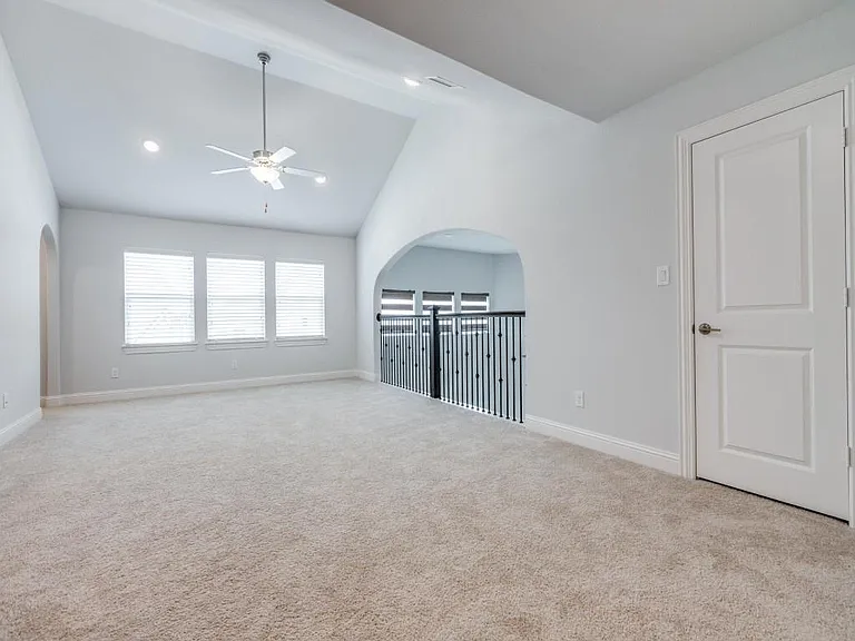 2101 Hebert Ct — Photo 8