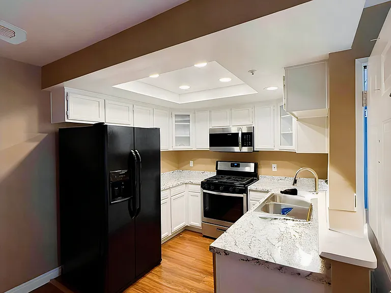 101 S Lakeview Ave #G — Photo 3