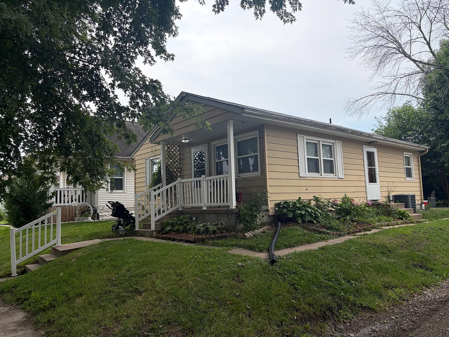 4 bed, 1404 sqft, $3,900 — Photo 1