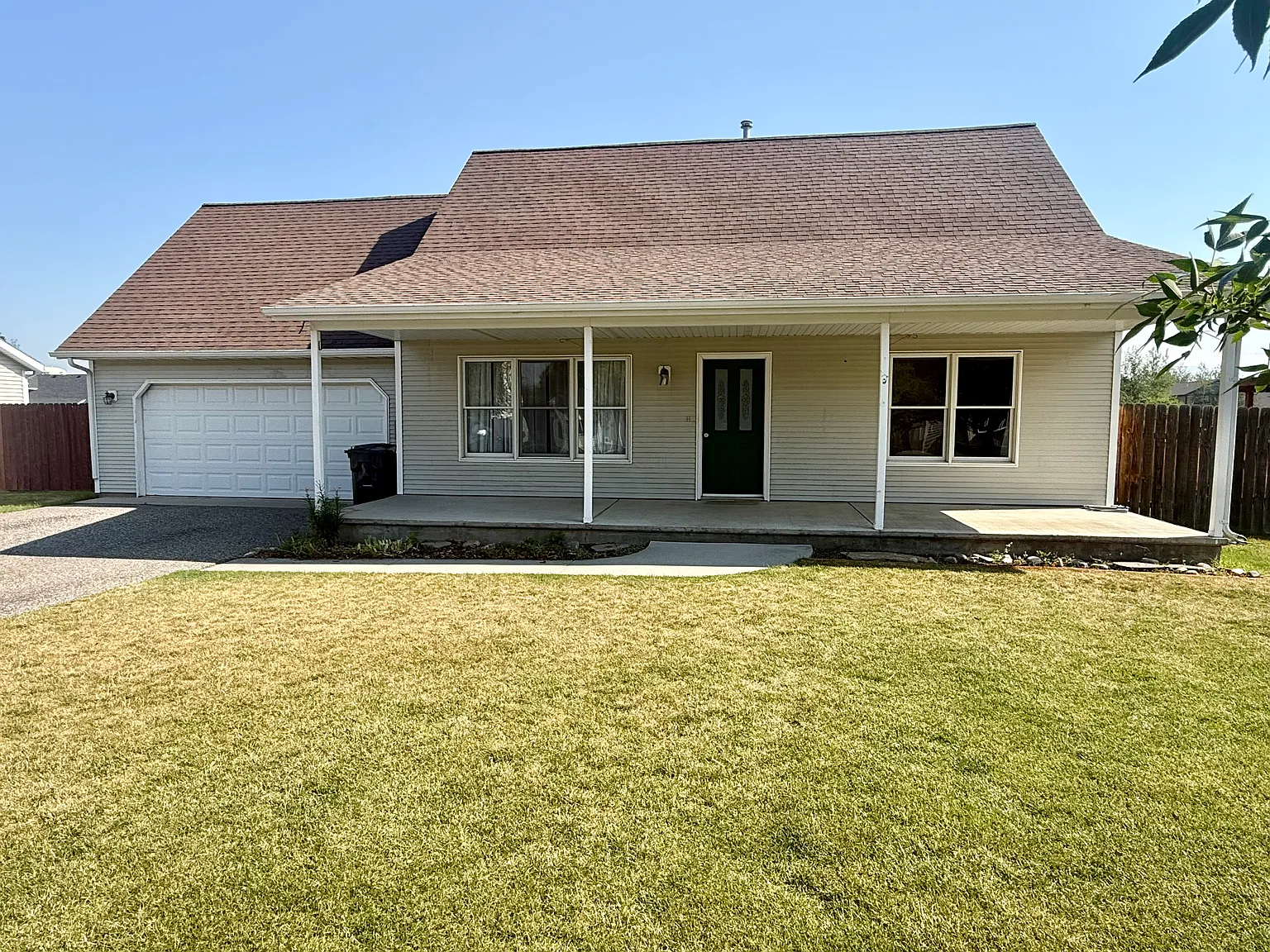 5 bed, 2465 sqft, $4,000 — Photo 1