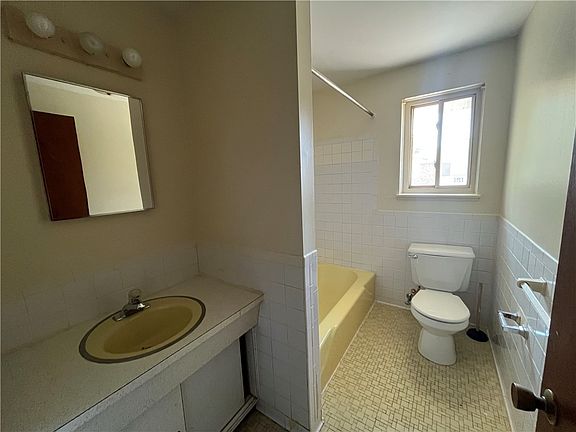 5th image of 299 McCall Rd #295