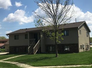 4412 Castlewood Pl, Ames, IA 50014