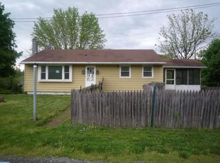 142 Cemetery Ln, Leesport, PA 19533