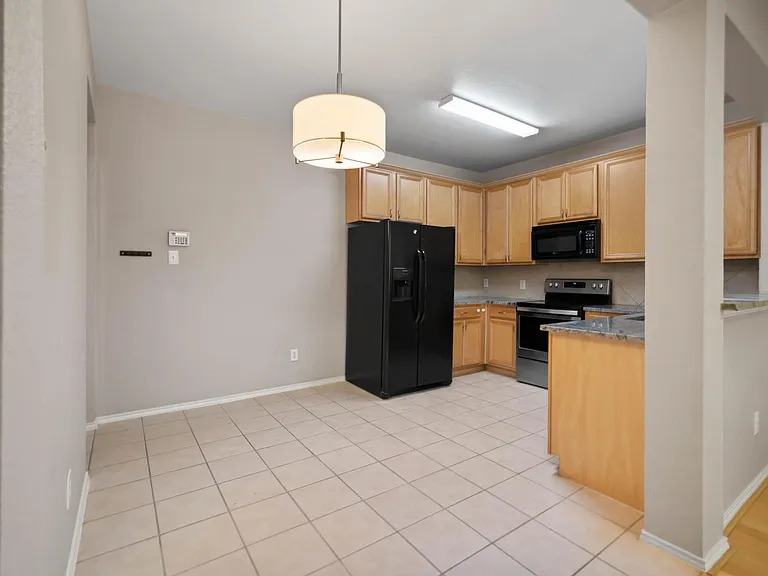 4028 Kyndra Cir — Photo 4