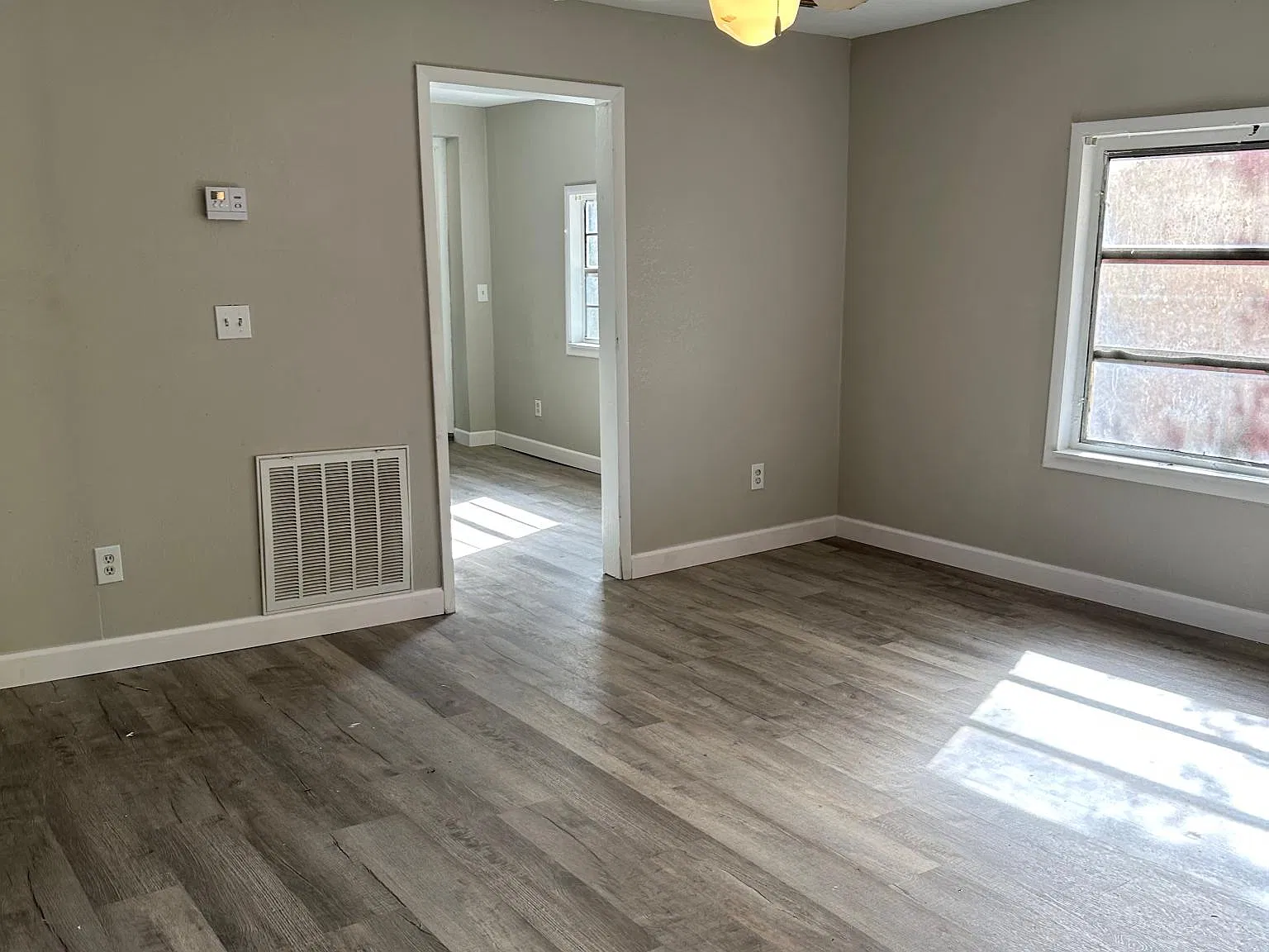 1219 W 8th St — Photo 2