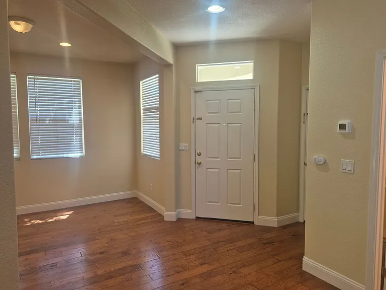 5343 Dunlay Dr — Photo 4