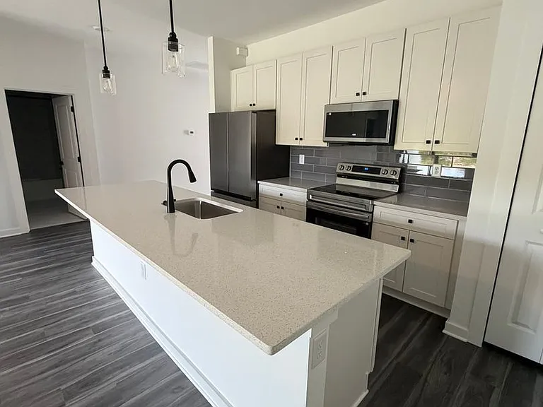 149 Pine Ln — Photo 1