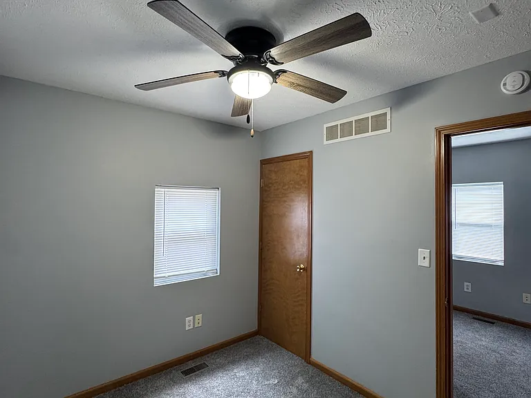 121 N Parker Ave — Photo 9