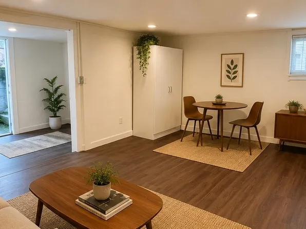 (undisclosed Address), Portland, OR 97211