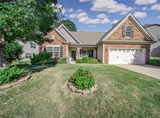 10718 Cove Point Dr, Charlotte, NC 28278