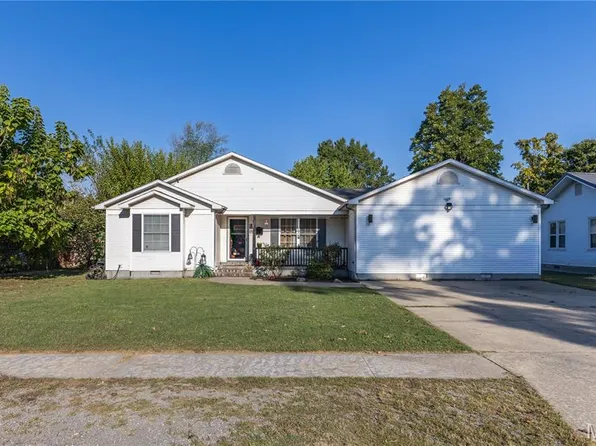 207 W Olive St, East Prairie, MO 63845
