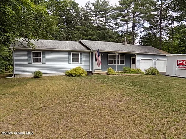 2 Treehouse Lane, Queensbury, NY 12804