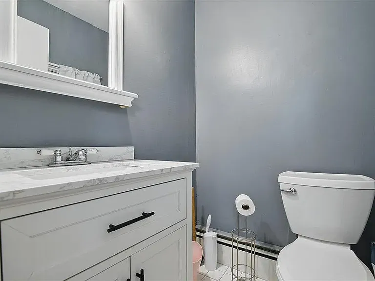 112 E Brown St — Photo 5
