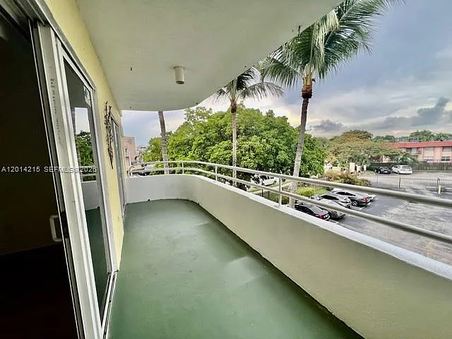 10755 SW 108th Ave #302 — Photo 11