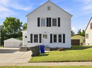 327 30th Street Dr SE, Cedar Rapids, IA 52403