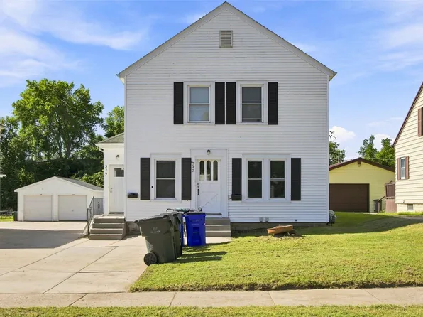 327 30th Street Dr SE, Cedar Rapids, IA 52403