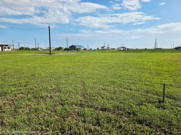 367 & 377 E Red Snapper Dr, Palacios, TX 77465