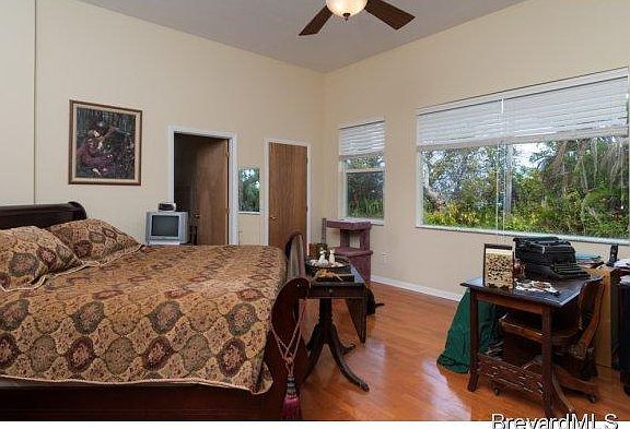 3rd image of 1505 Riverview Dr