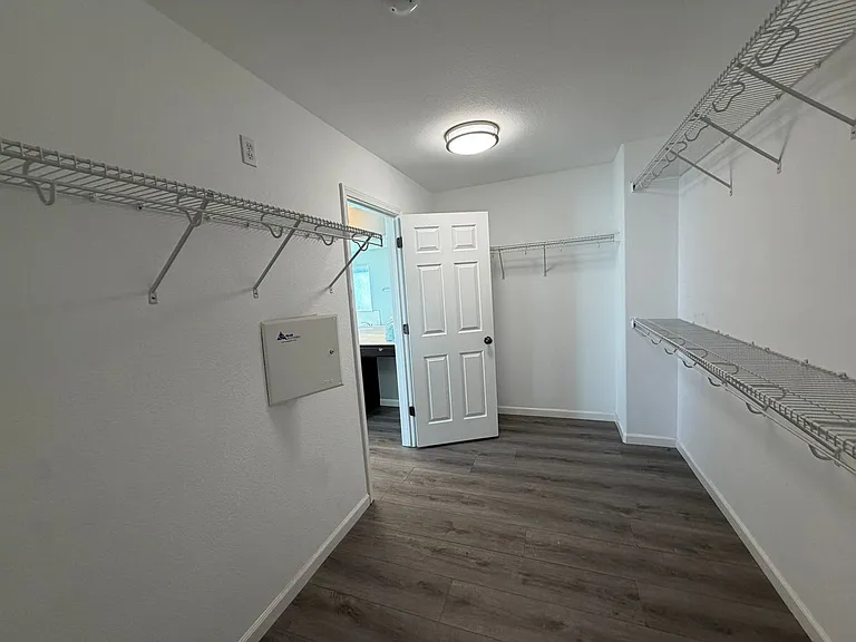 5418 Halas Ct — Photo 29