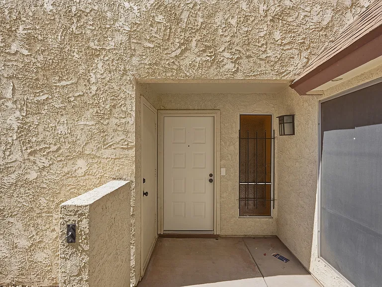 1924 E Duke Dr — Photo 40
