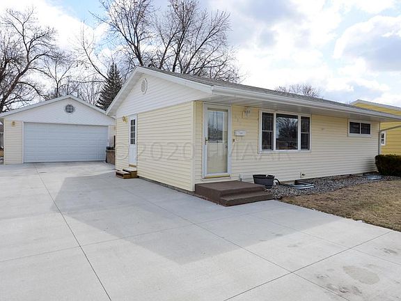 2nd image of 513 3rd St E