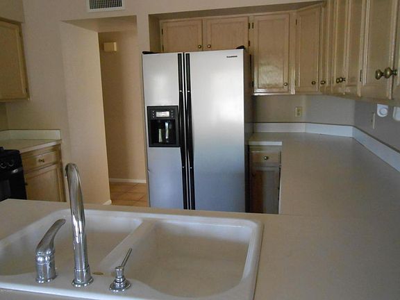 4th image of 10221 E Essex Village Dr