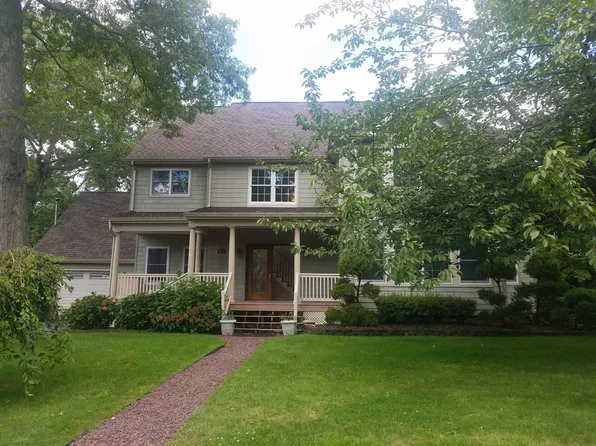 259 Lilac Ln, Smithtown, NY 11787