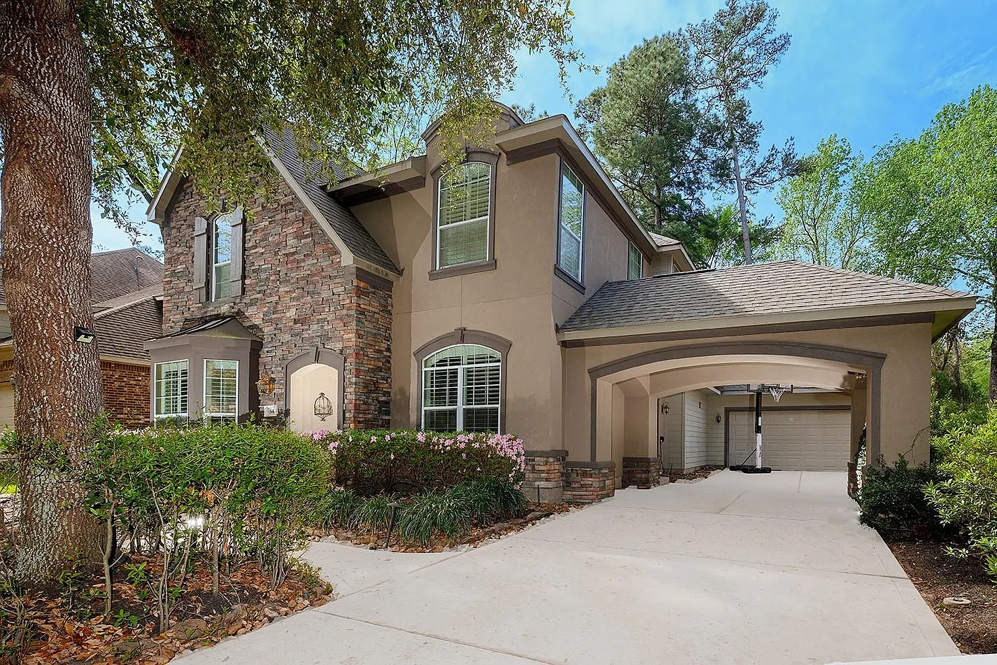 5 bed, 4.5 bath, 3497 sqft, $3,800 — Photo 2