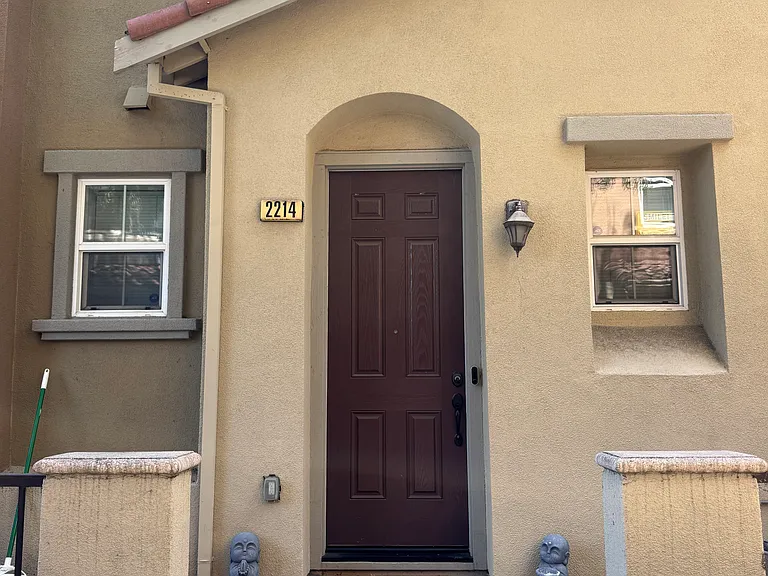2214 Beech Cir — Photo 1