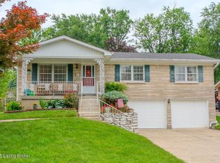 1562 Knight Rd, Louisville, KY 40216