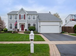 413 Raintree Dr, Oswego, IL 60543