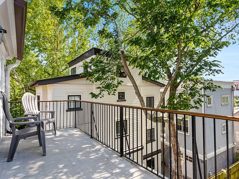 7 Corinne St — Photo 36