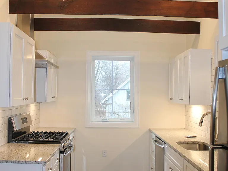29 State St #5 — Photo 7