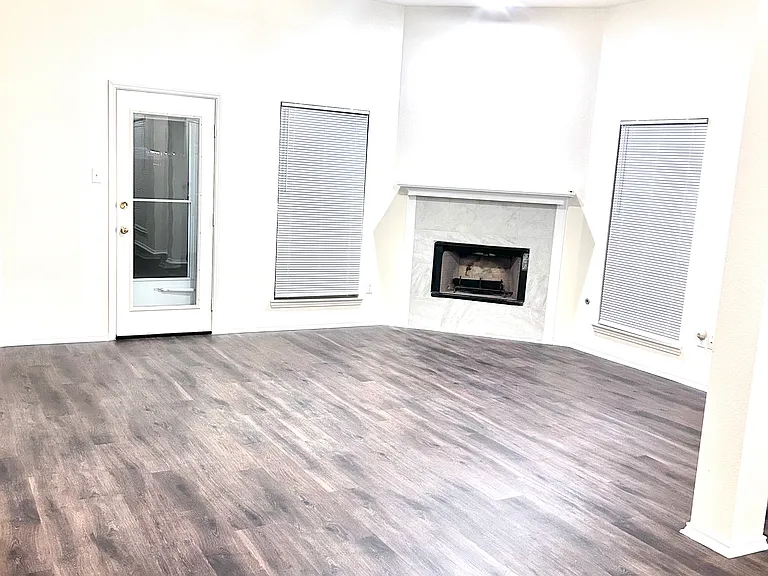 534 Meadow Ln — Photo 5