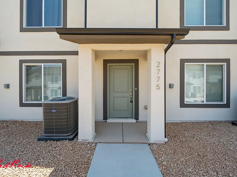 2775 E Rushpink Ln — Photo 2