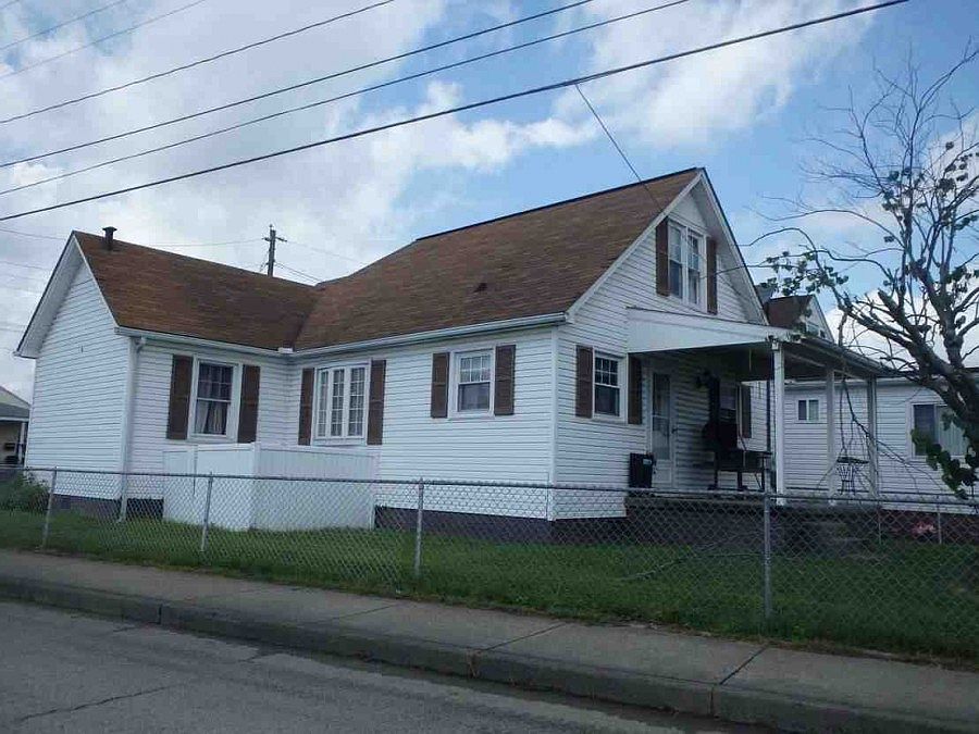 2nd image of 400 17th St