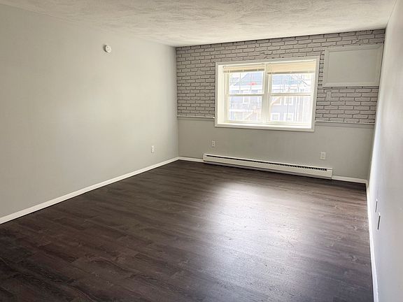 2nd image of 3 Beaver Park Rd APT 8