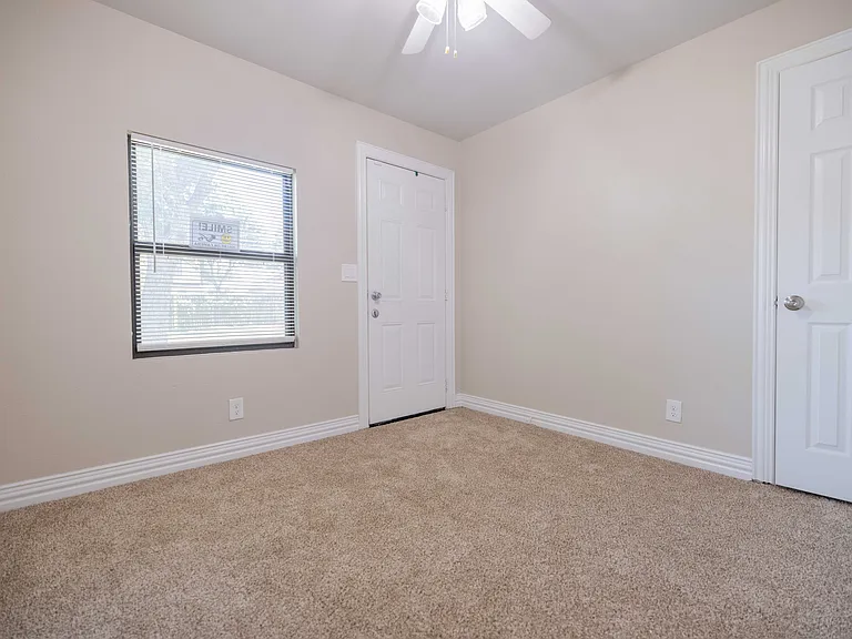 1126 Wilbur St — Photo 8