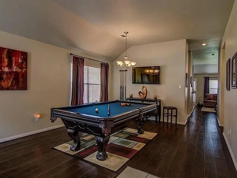 5928 Lantern Ln — Photo 2