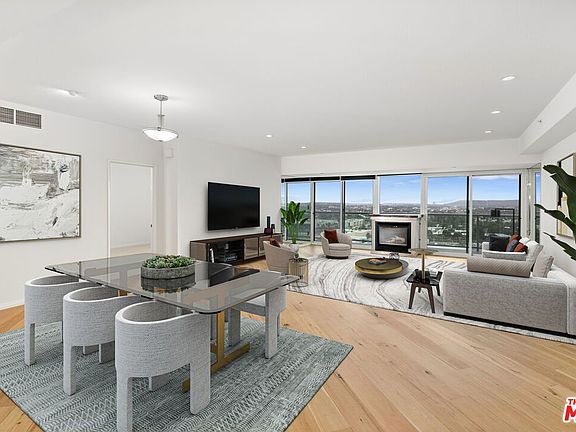 5th image of 13600 Marina Pointe Dr Unit 1905
