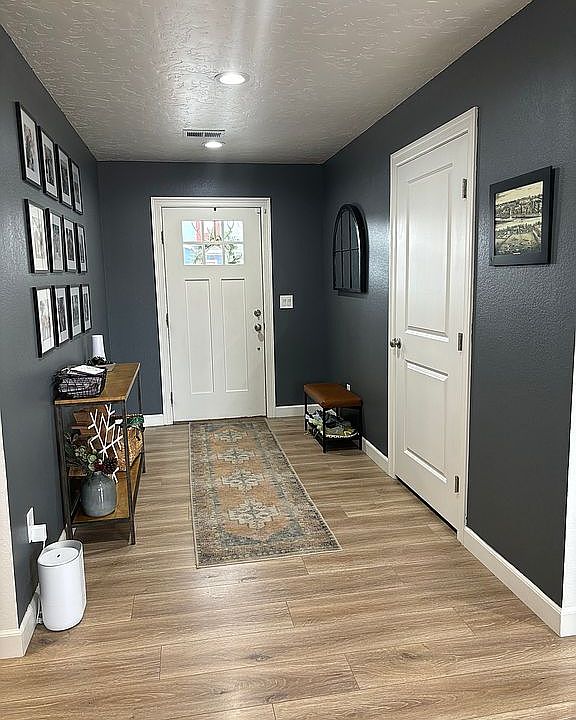 2011 20th St, Laramie, WY 82070 Zillow