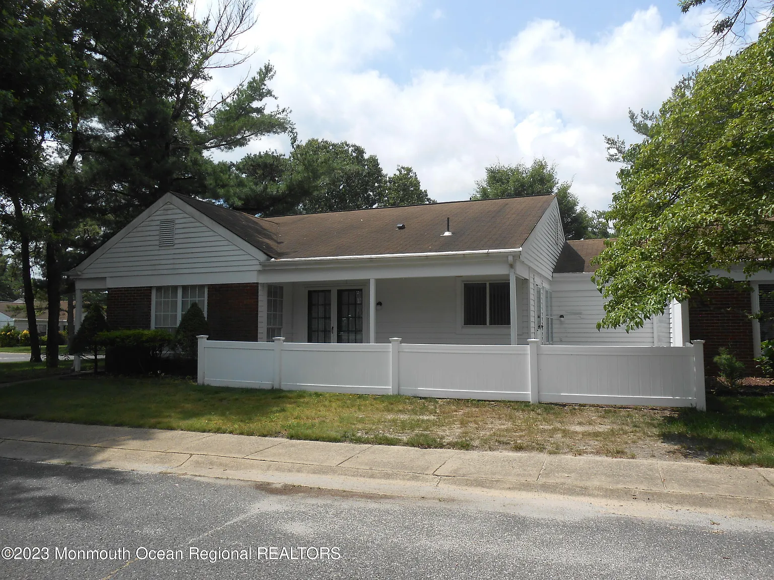 664A Ingham Court photo 1