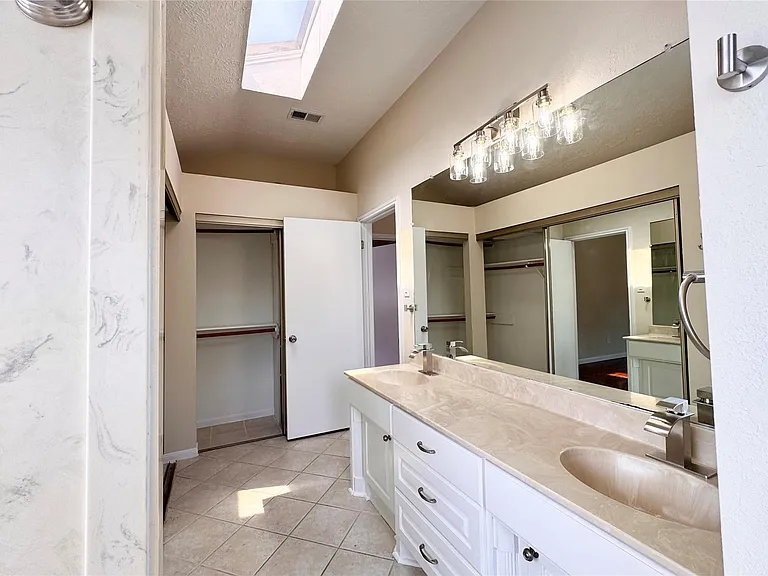 11746 Plumbrook Dr — Photo 11